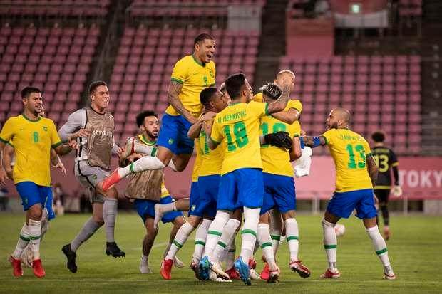 1627989042685018943.jpg jogadores-da-selecao-brasileira-comemoram-classificacao-para-a-final-dos-jogos-olimpicos-de-toquio-nesta-terca-feira-lucas-figueiredo-cbf.jpg